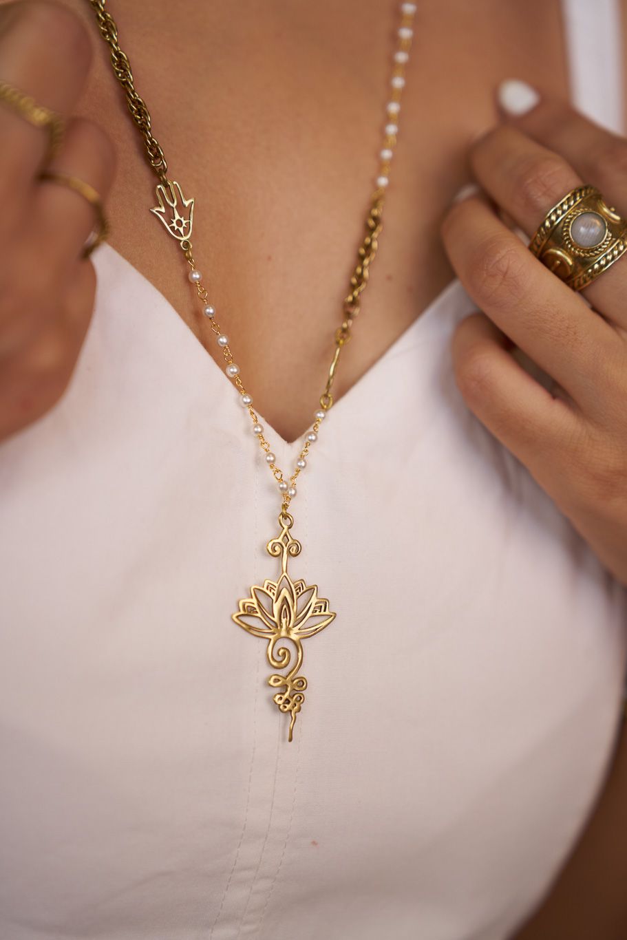 Lumina long necklace