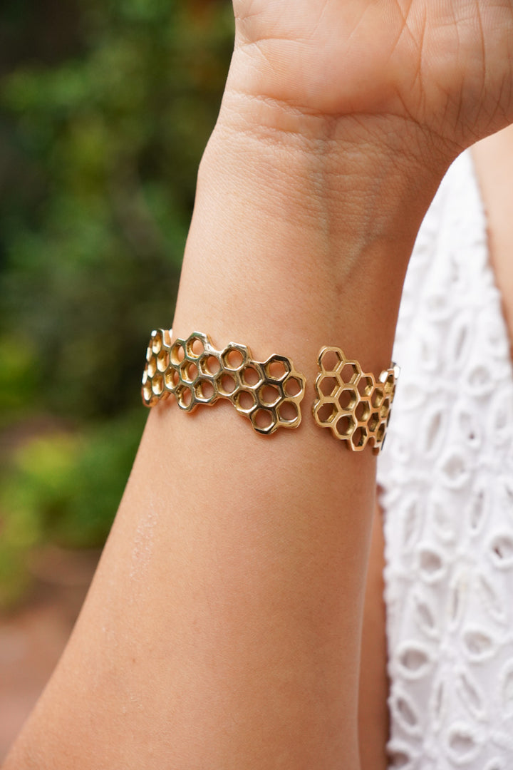 Honey comb brass bangle