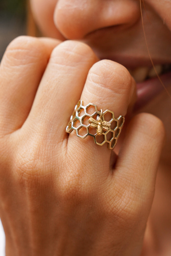Honey comb brass ring. Adjustable. Size 5-7