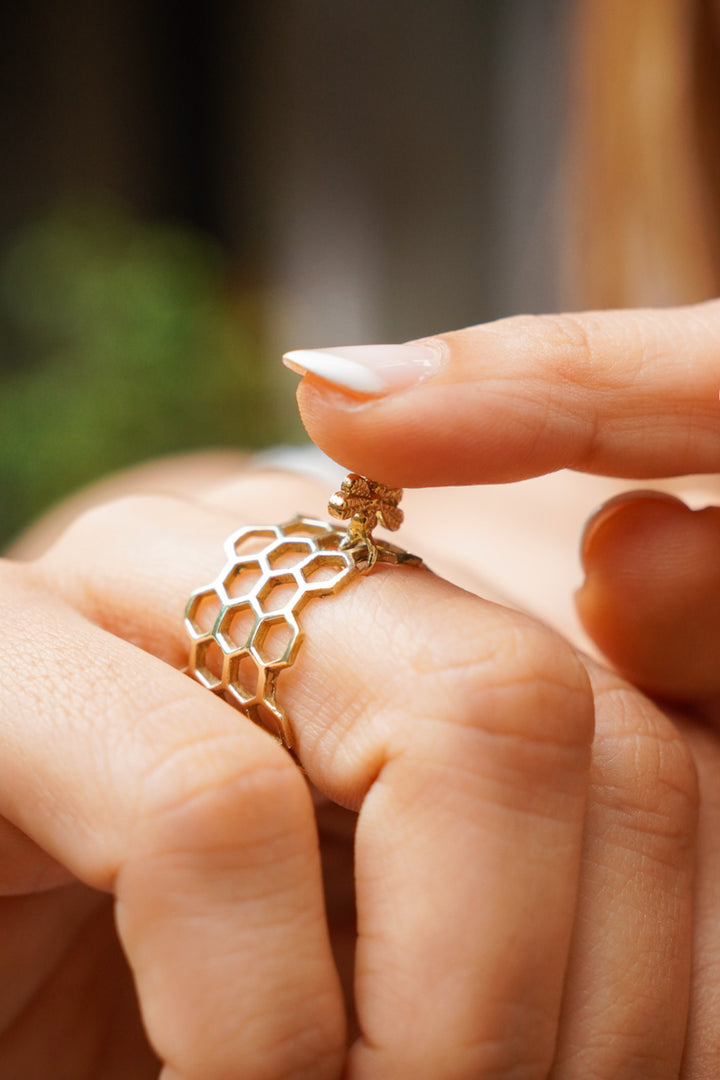 Honey comb brass ring. Adjustable. Size 5-7