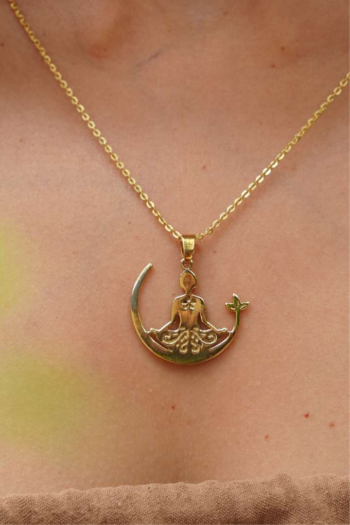 Serene buddha short necklace