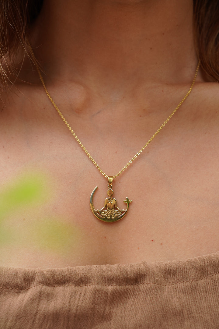 Serene buddha short necklace