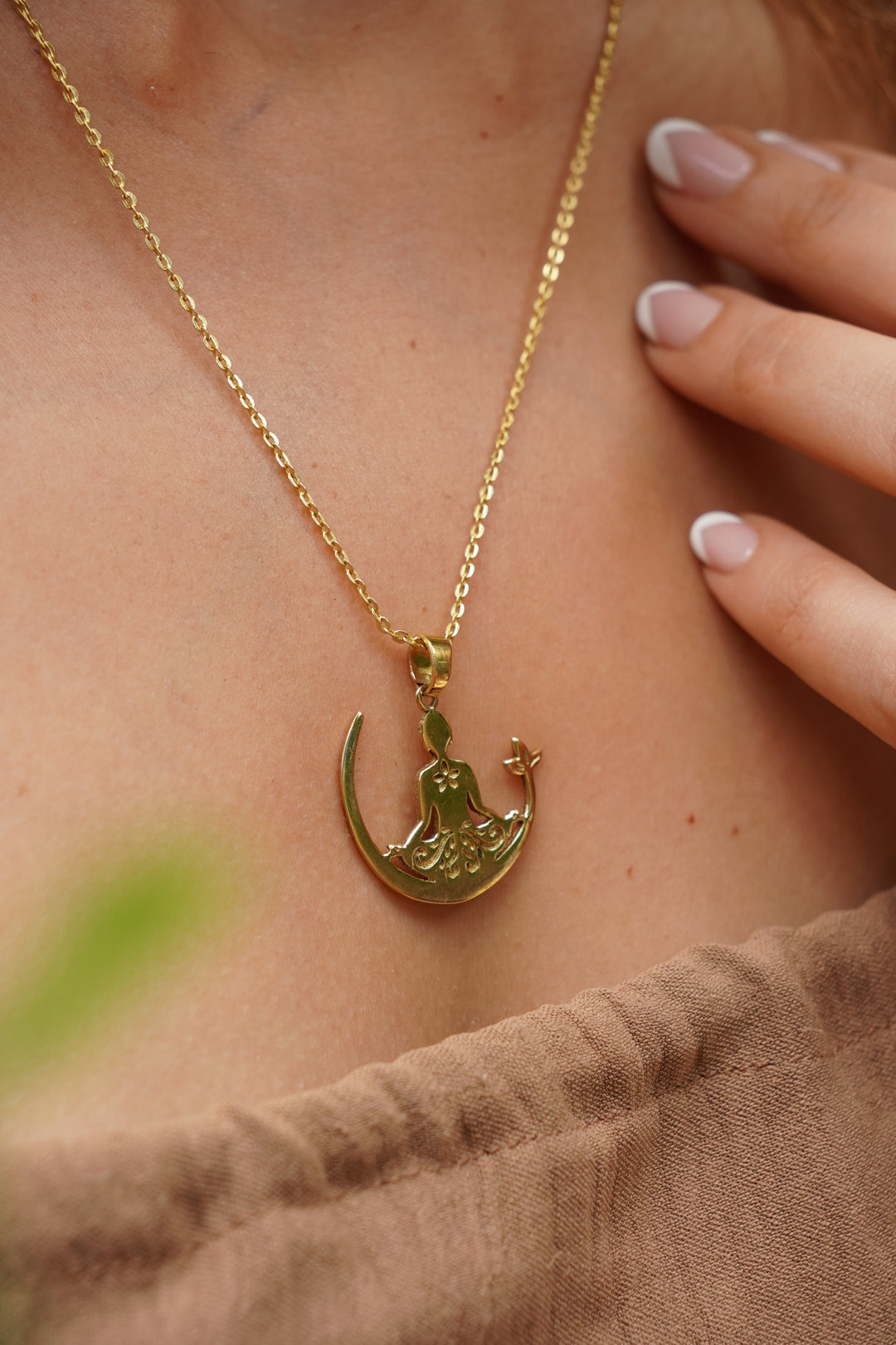 Serene buddha short necklace