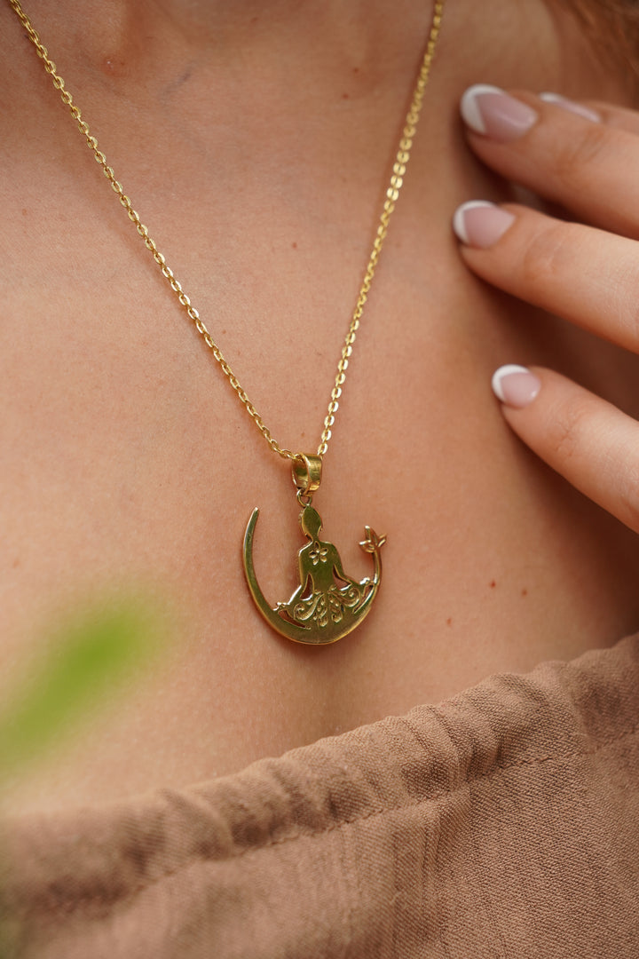 Serene buddha short necklace