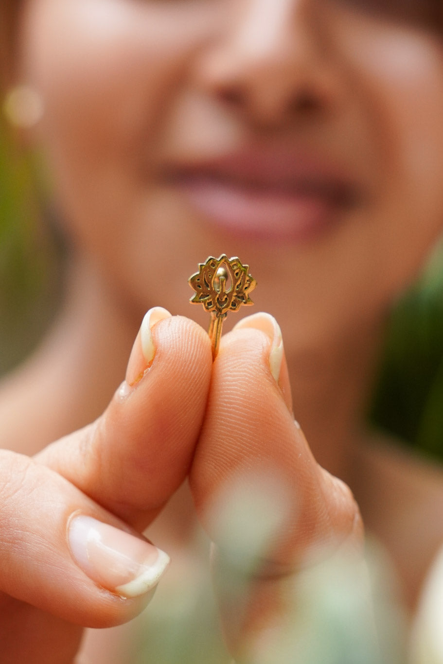 Lotus brass press pin - non piercing