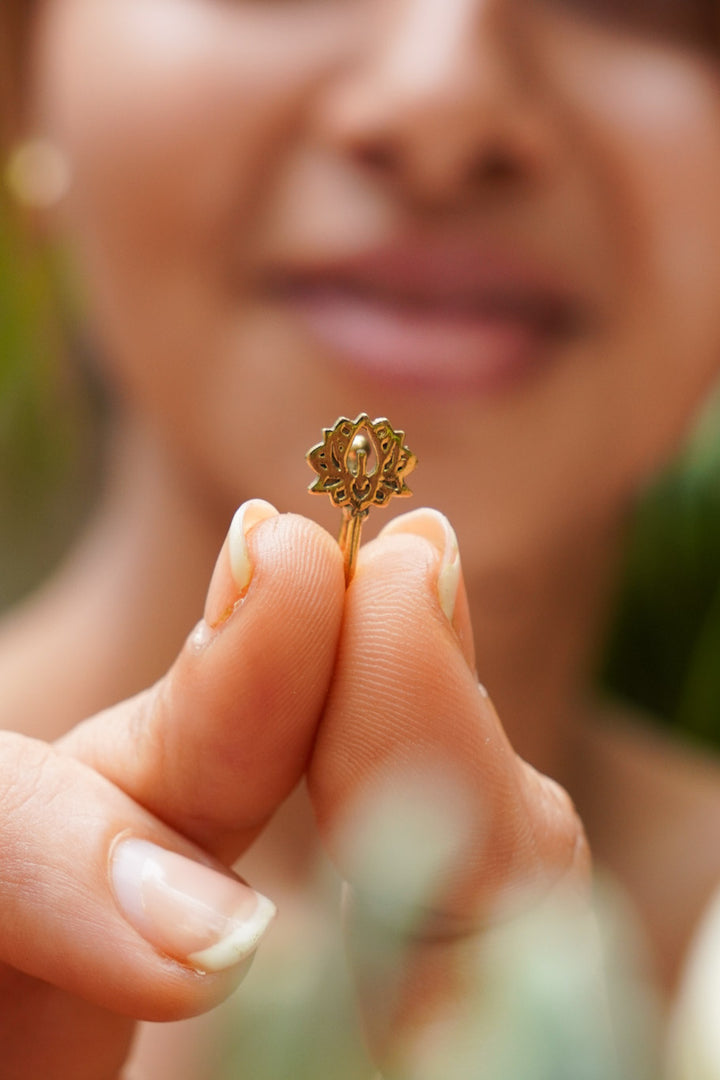 Lotus brass press pin - non piercing