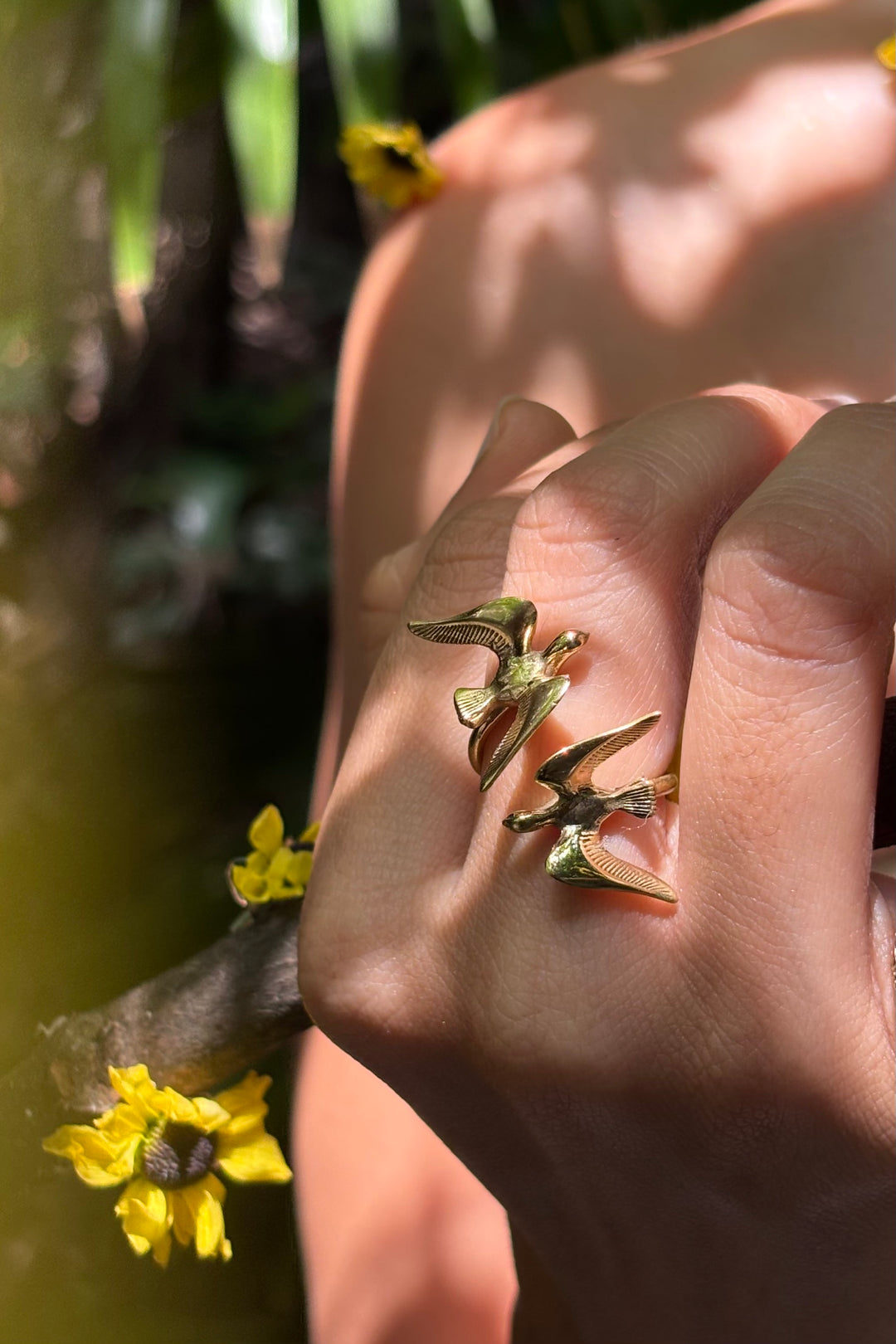 Aazaad parindey - adjustable ring