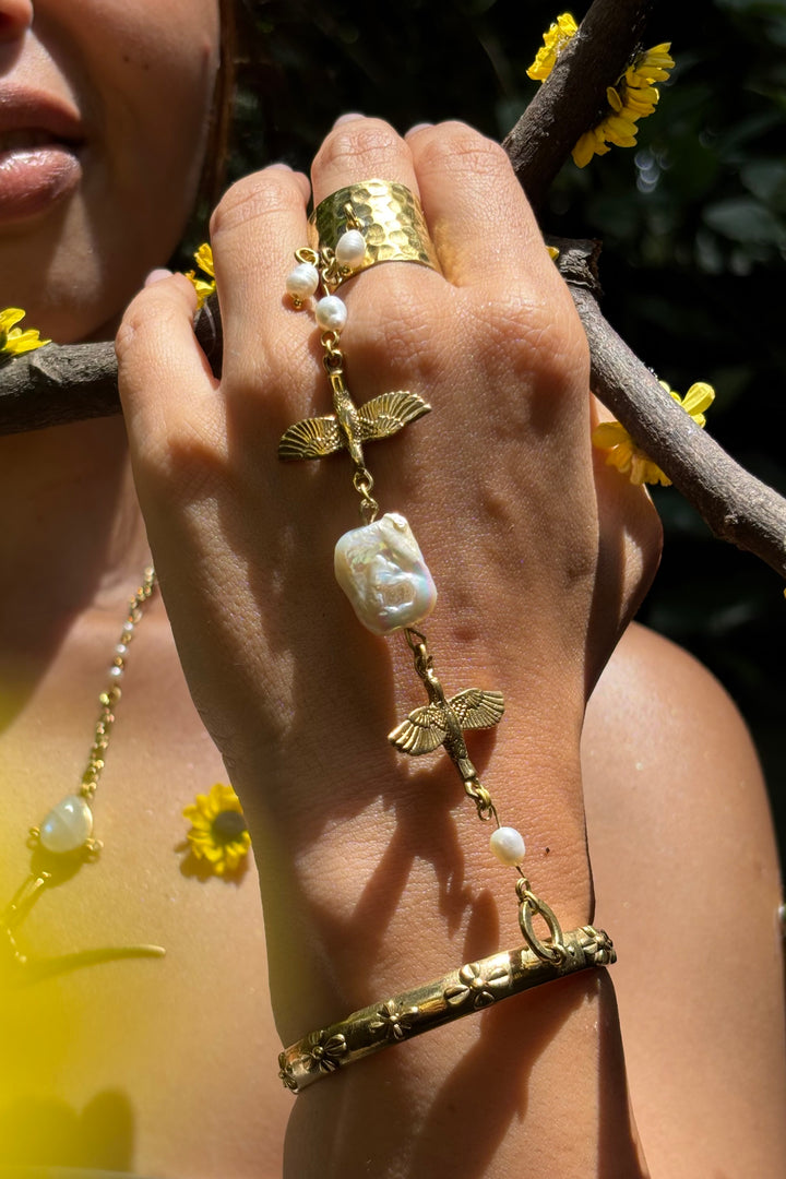 Aazaad parindey hand connector bangle