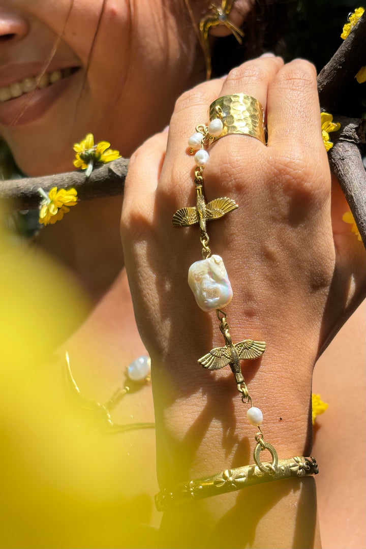 Aazaad parindey hand connector bangle