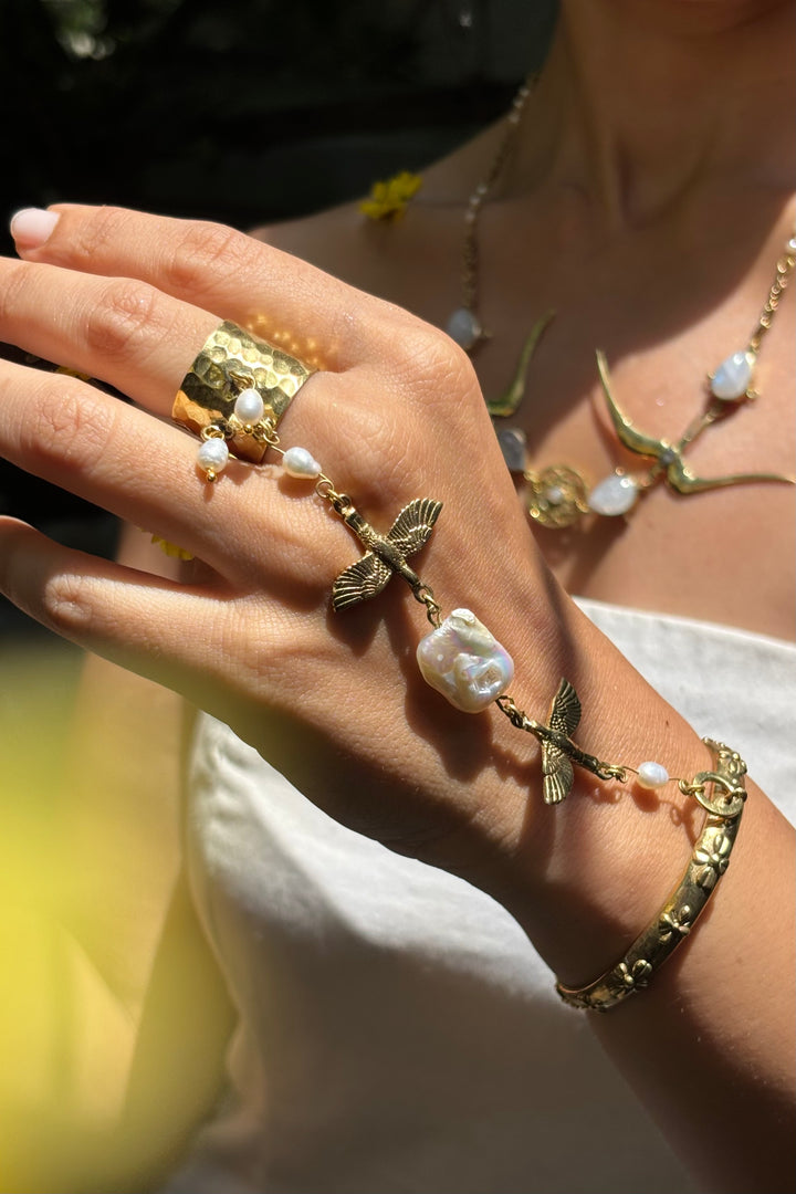 Aazaad parindey hand connector bangle