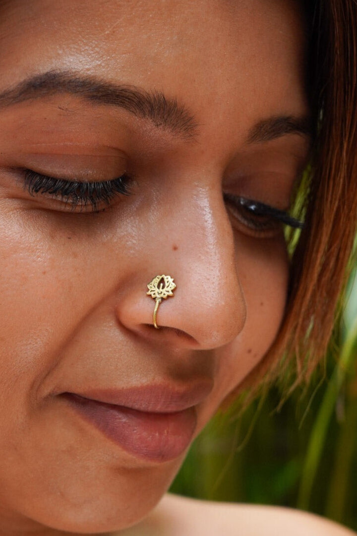 Lotus brass press pin - non piercing