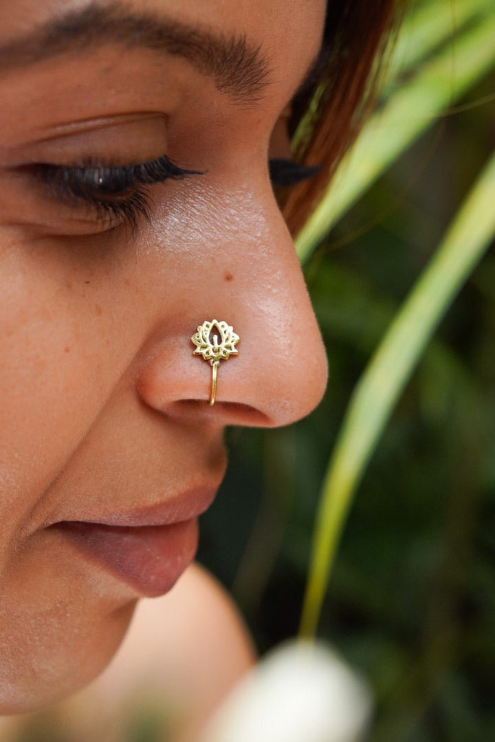 Lotus brass press pin - non piercing