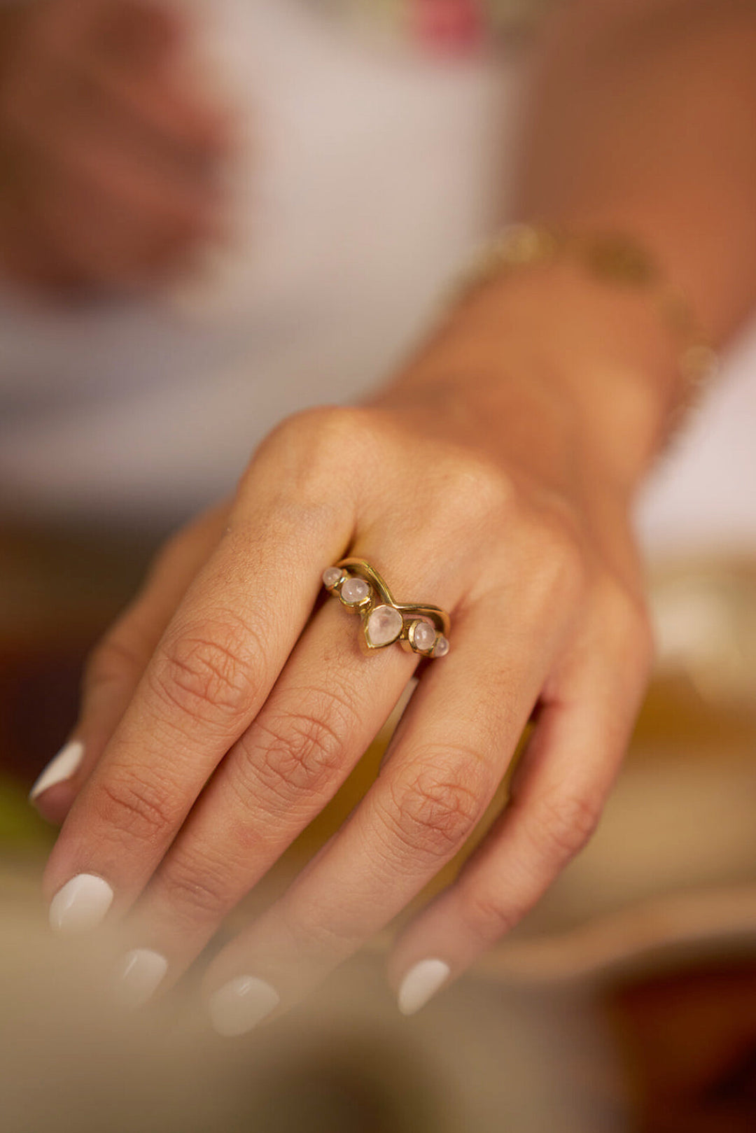Moonstone vanki ring adjustable. Size 6-8 .
