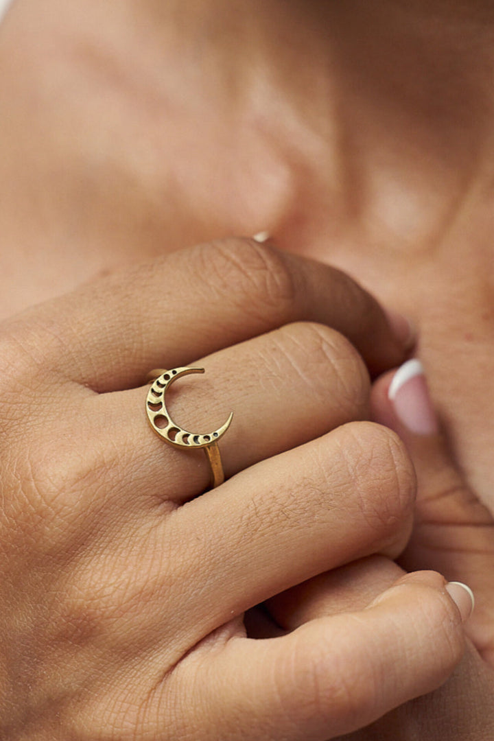 Chaand jharoka ring. Adjustable. Size 5-8