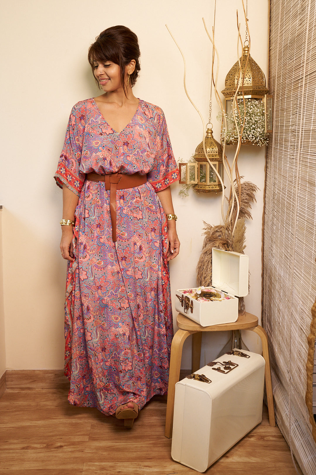 Haya kaftan in Viscose silk with belt.