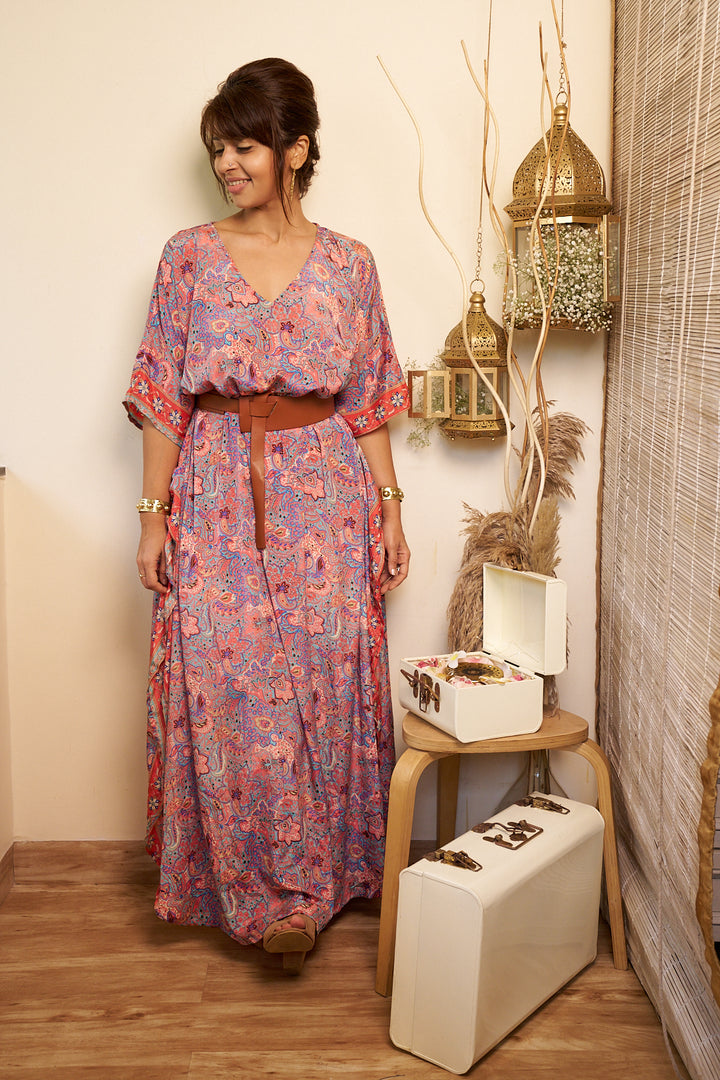 Haya kaftan in Viscose silk with belt.