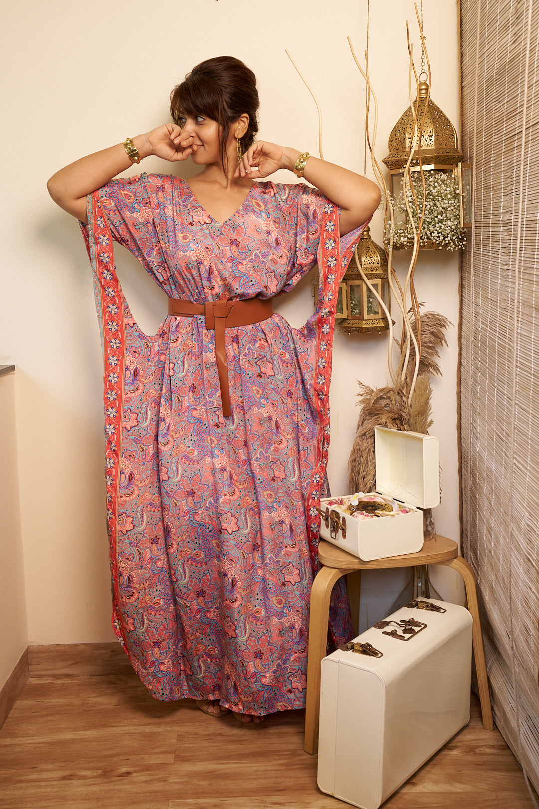 Haya kaftan in Viscose silk with belt.