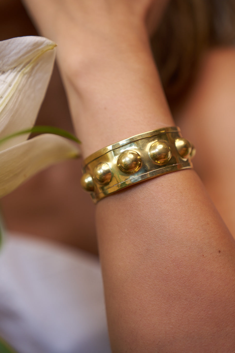 Bobble brass bangle
