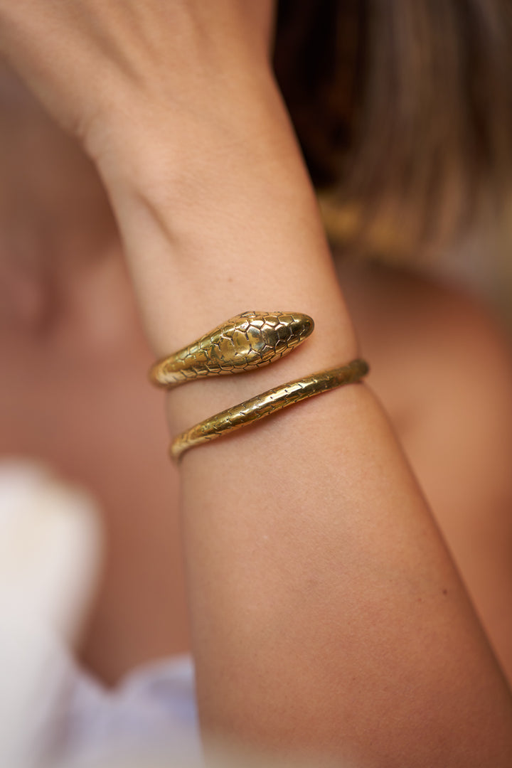 Hands of shiva brass bangle