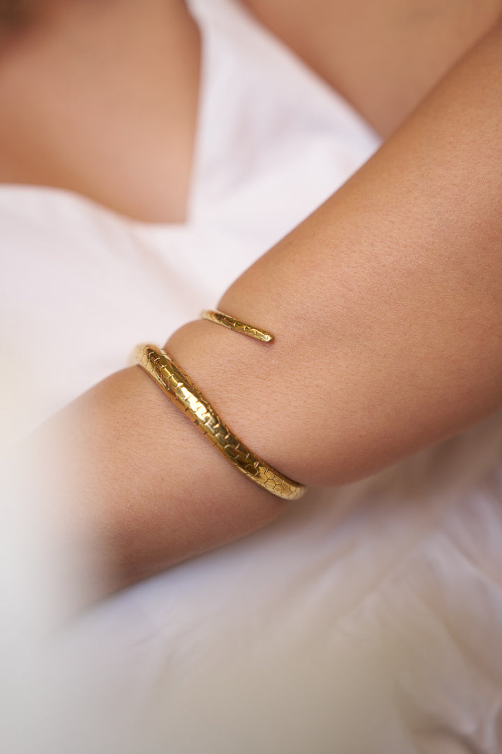 Hands of shiva brass bangle