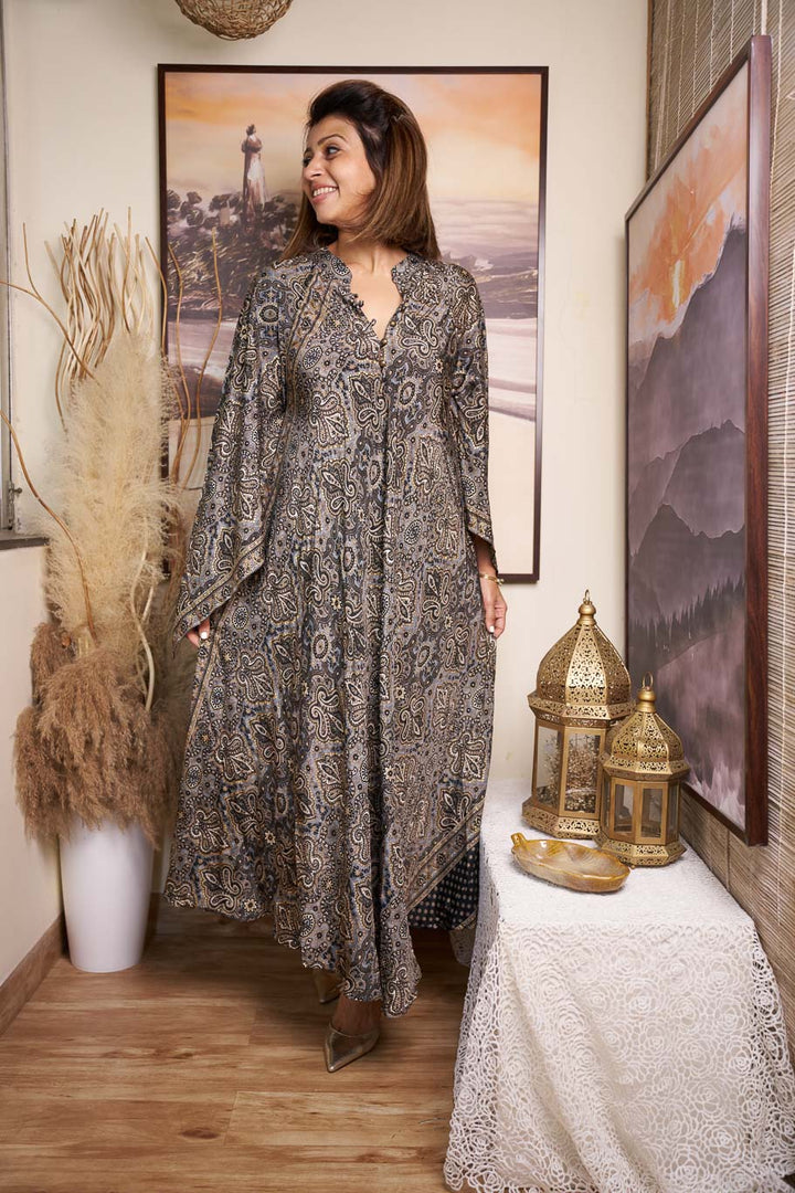Mastani free size swirl dress in Viscose silk