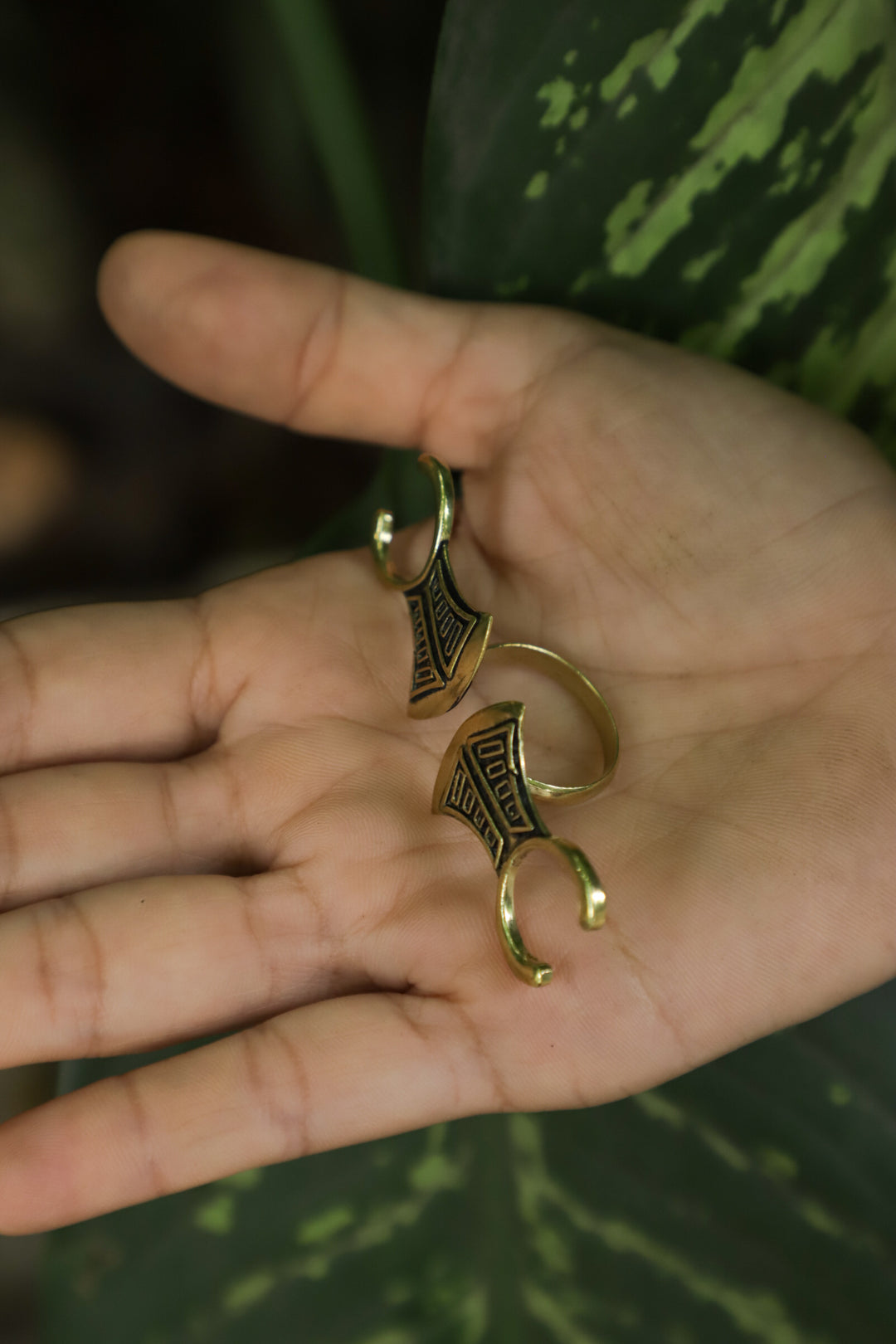 Gypsy brass ring. Adjustable size. 6-9