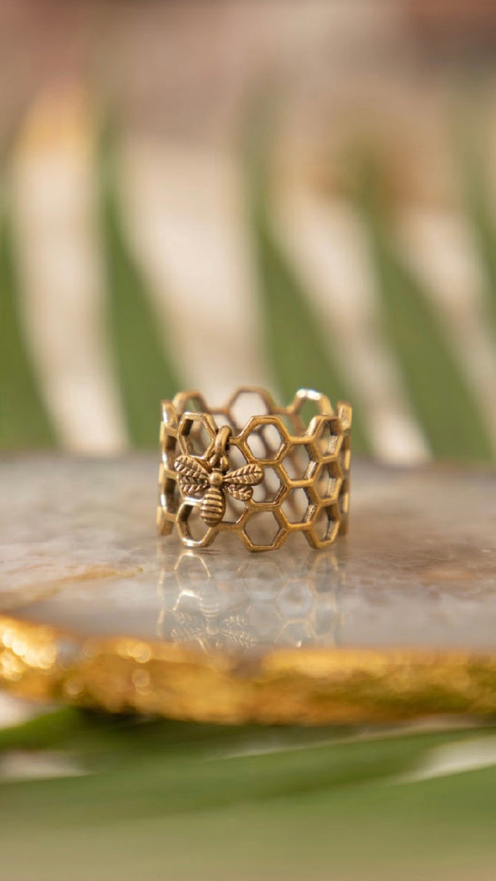 Honey comb brass ring. Adjustable. Size 5-7