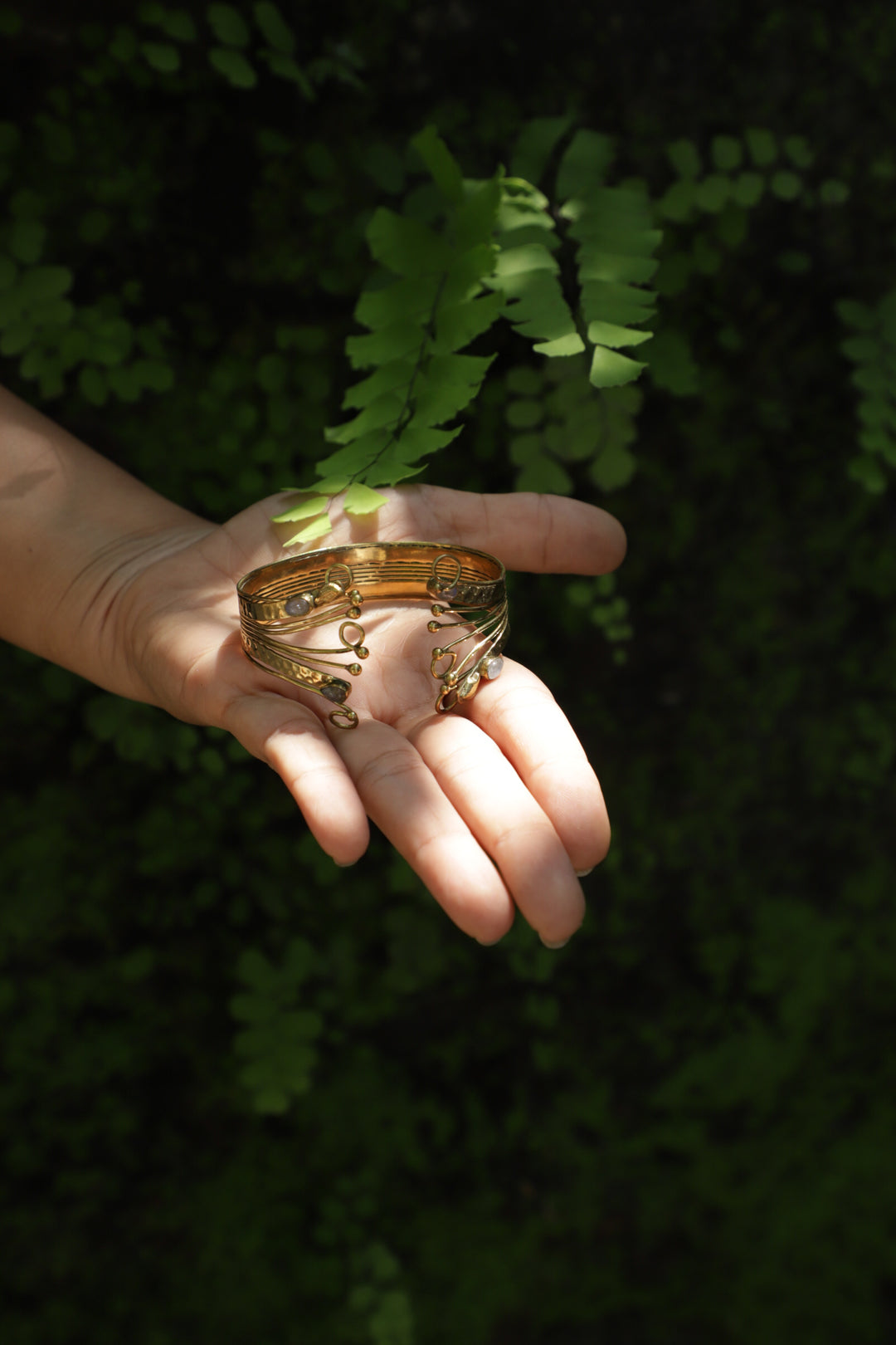 Moonstone dew drop brass kadha