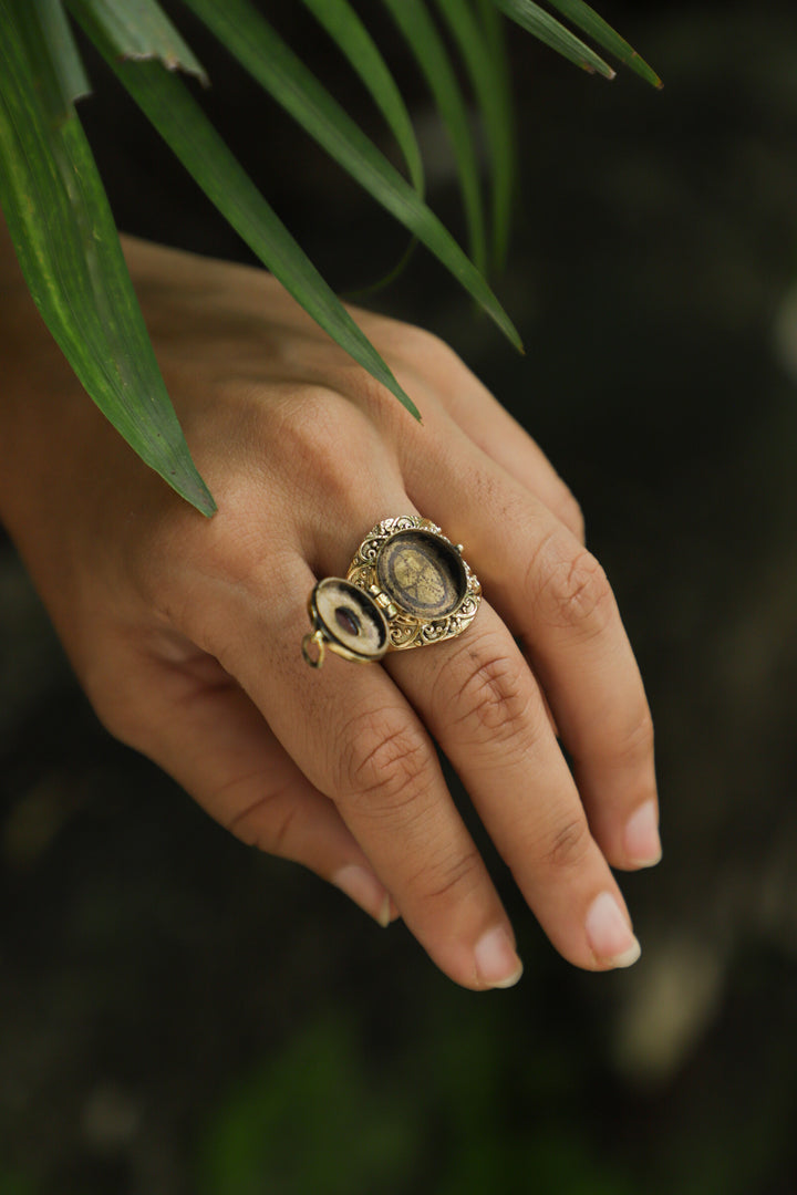 Amethyst brass poison ring. Adjustable. 5-8