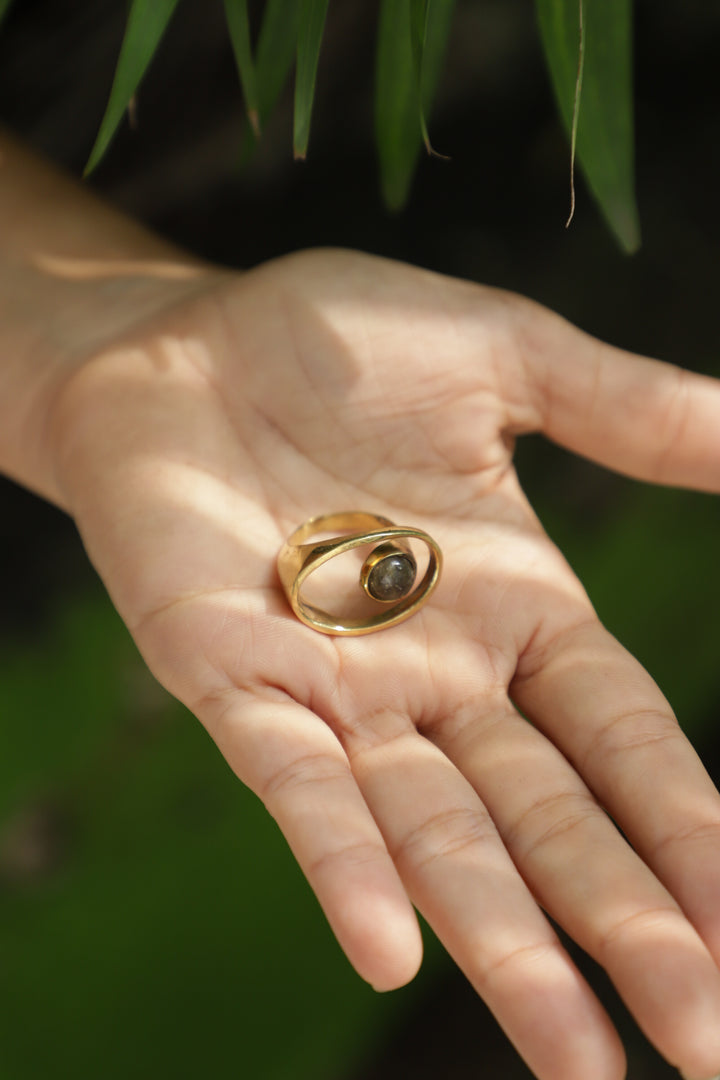 Labradorite adjustable brass band. Size 5-7