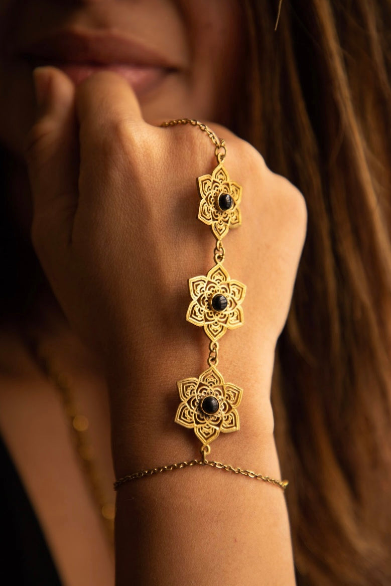 Black Onyx Mandala Haath Phool