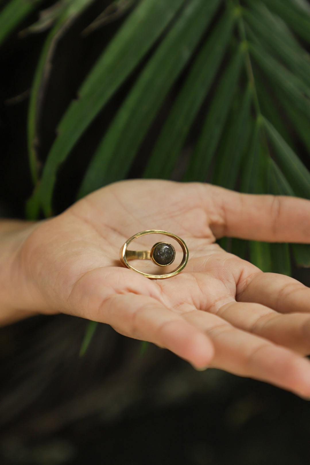Labradorite adjustable brass band. Size 5-7