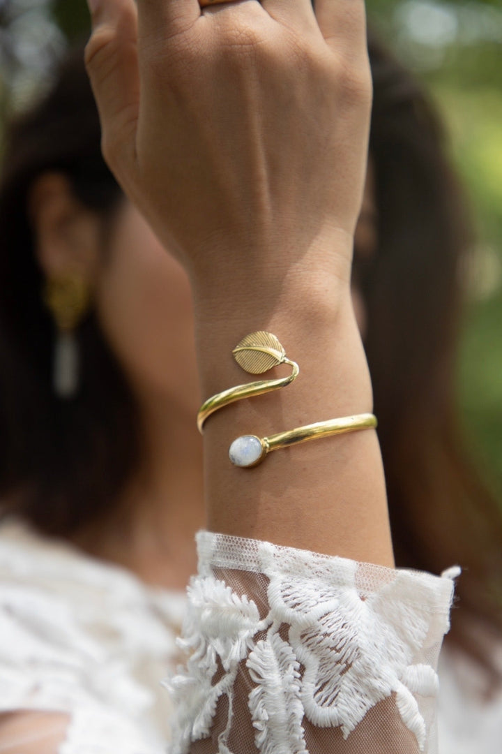 Moonstone drop brass bangle. Free size.