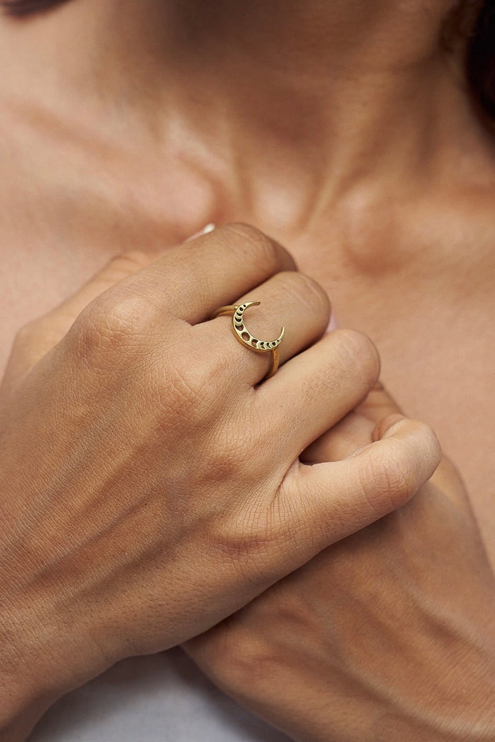 Chaand jharoka ring. Adjustable. Size 5-8