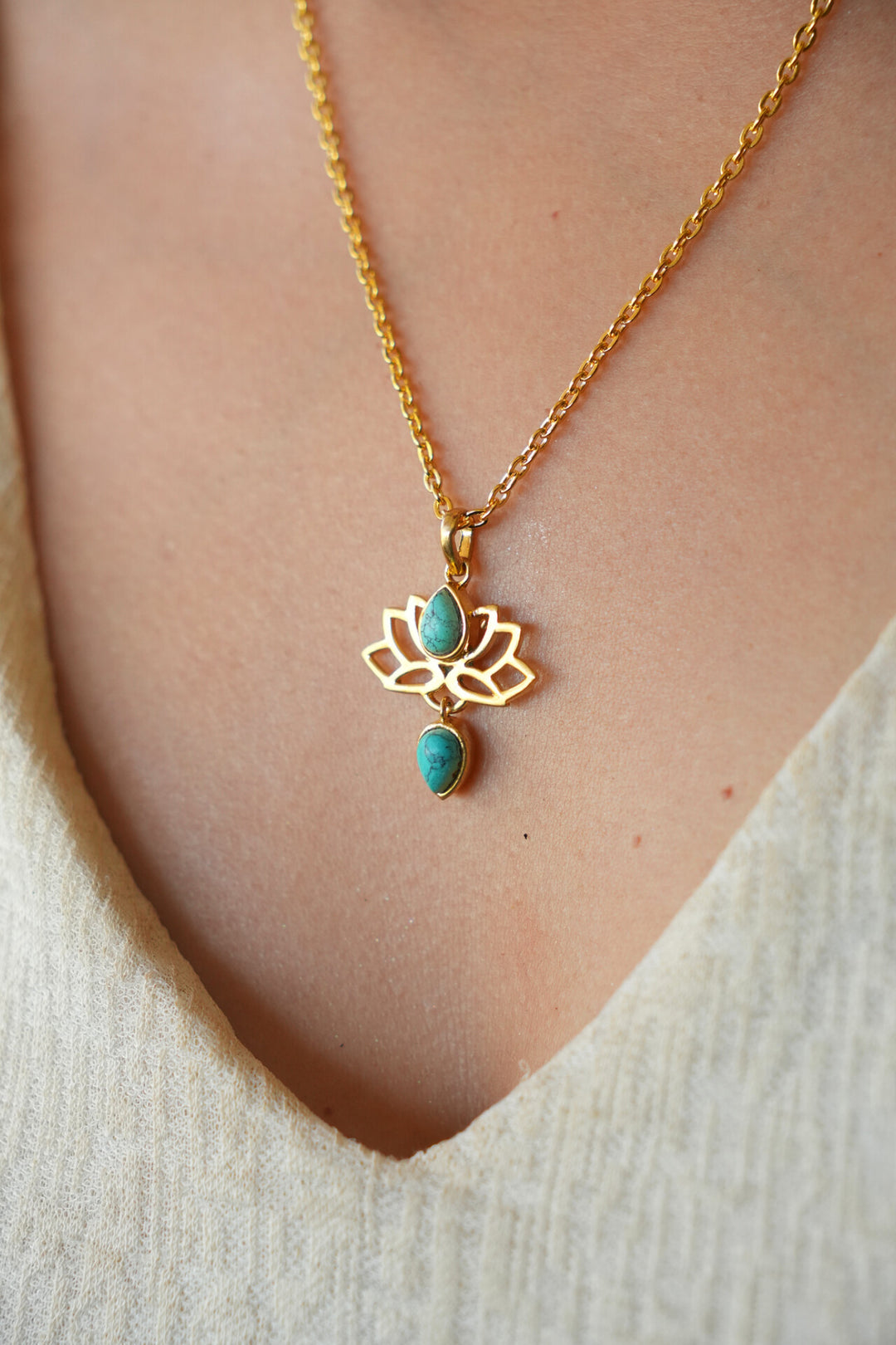 Lotus turquoise pendant chain gold plated