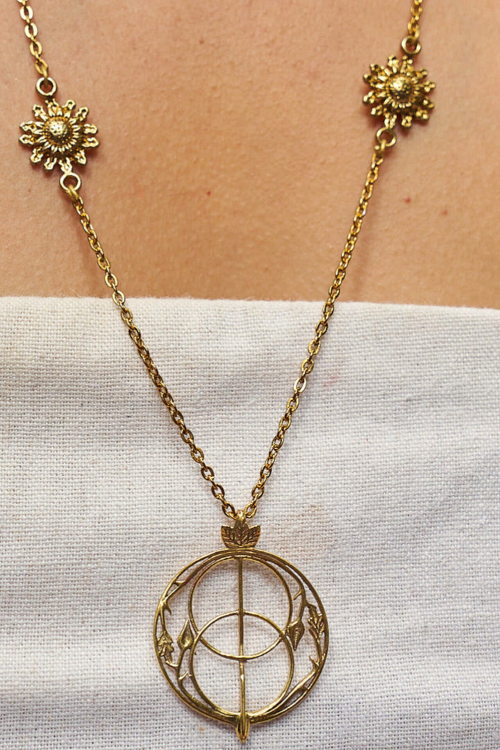 Healing nest necklace