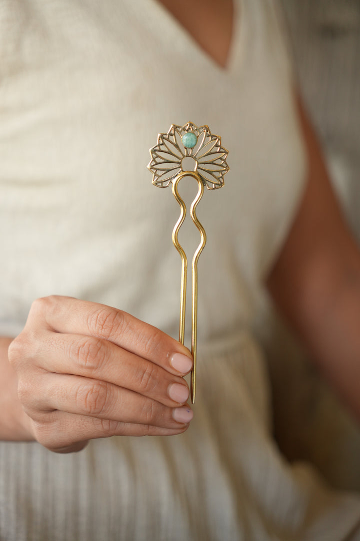 Aqua hair pin