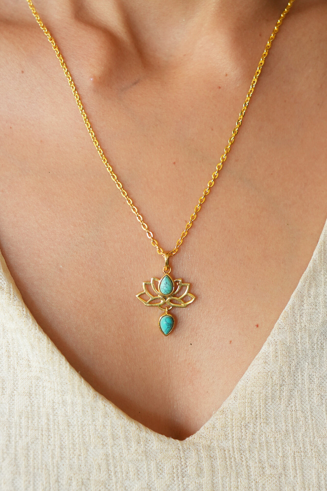 Lotus turquoise pendant chain gold plated