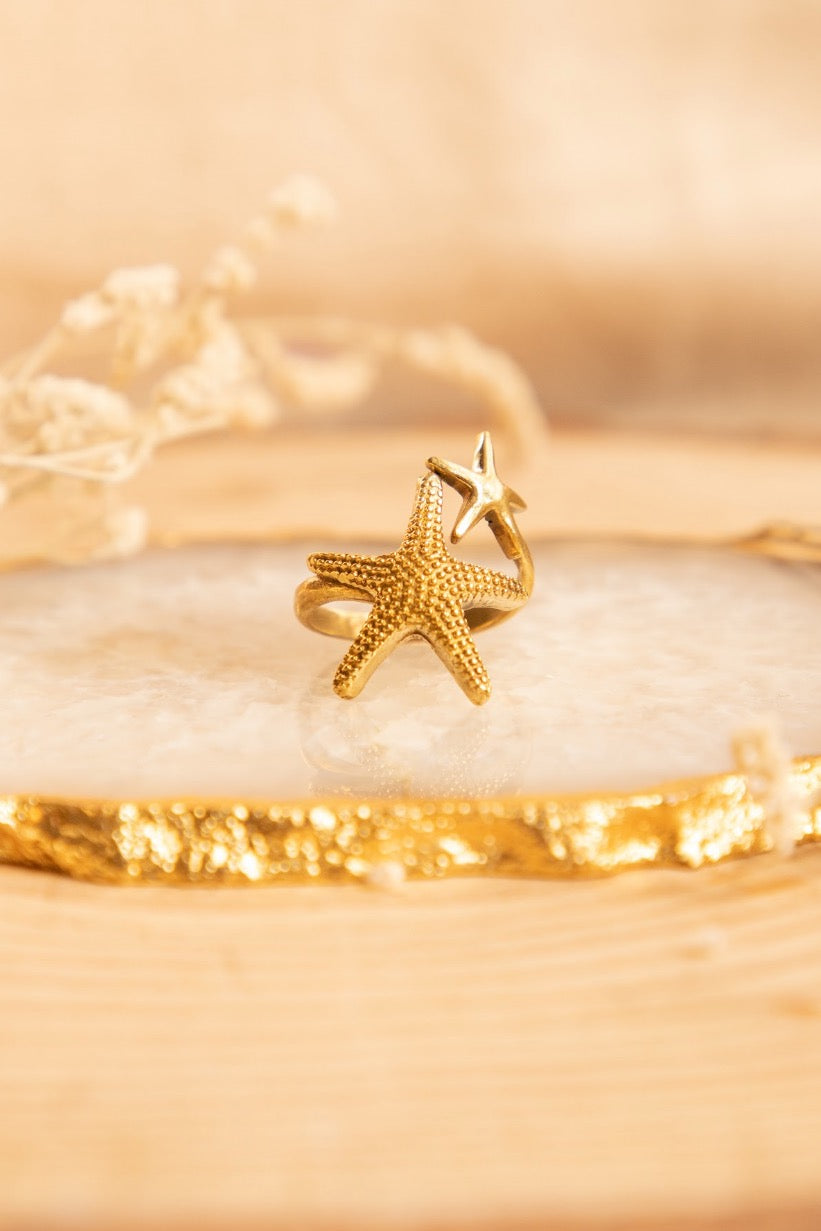Star fish adjustable brass ring. Size 6-8