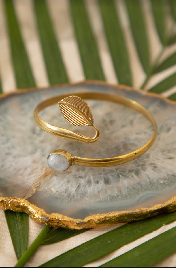 Moonstone drop brass bangle. Free size.