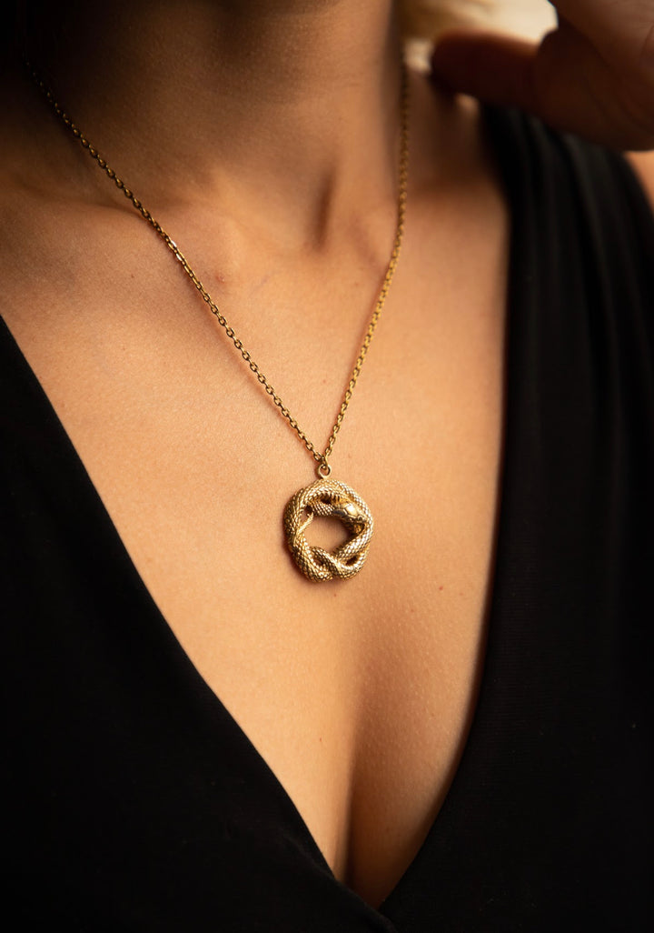 Kundalini coil short necklace