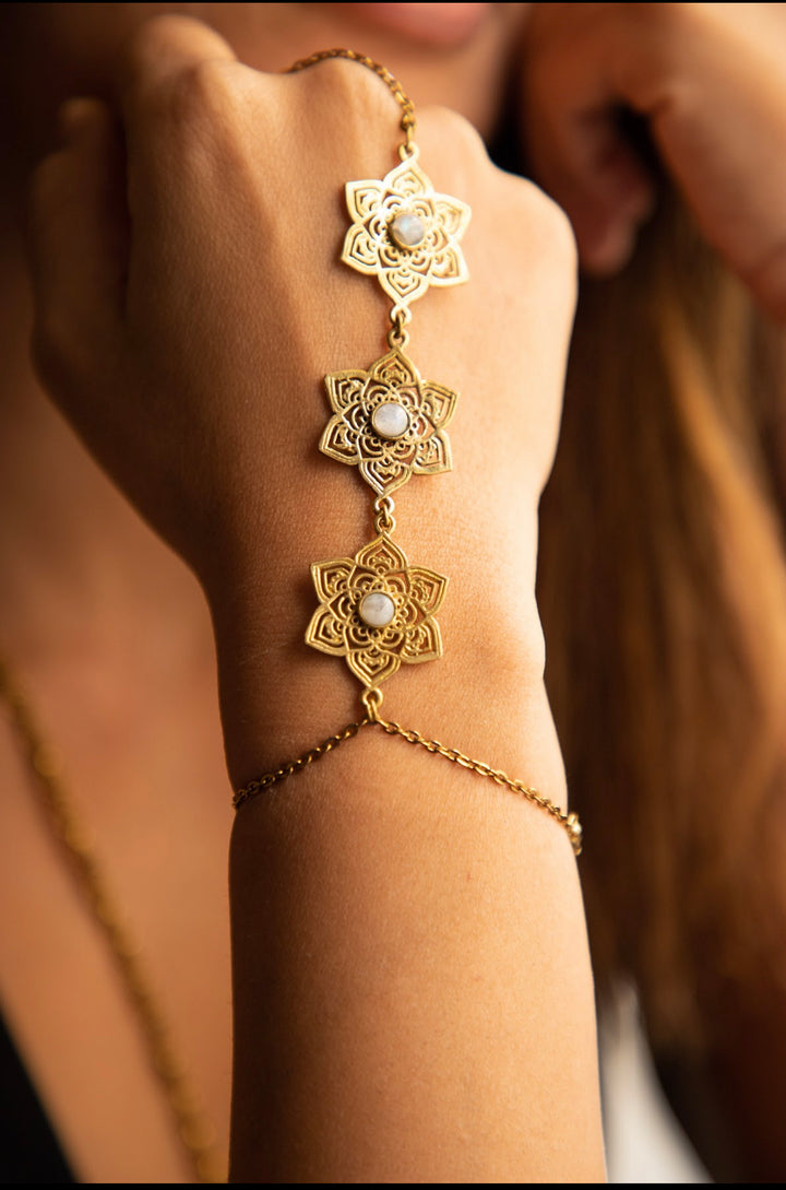 Moonstone Mandala Haath Phool- free size
