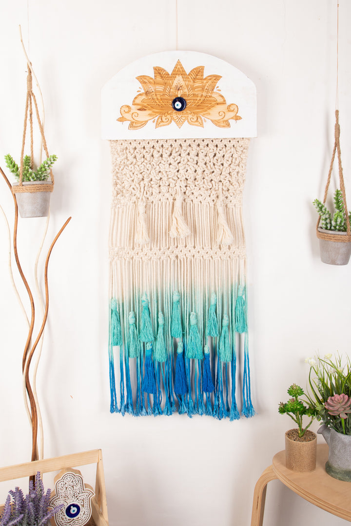 Macrame tapistry hanging