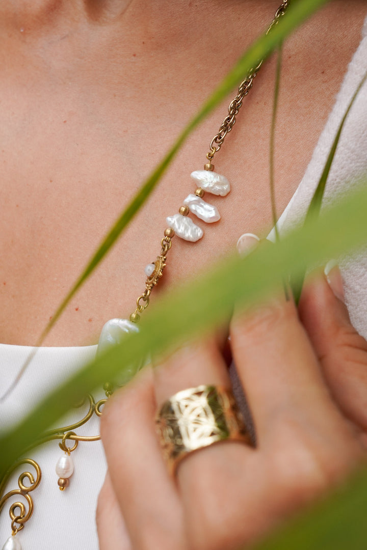 Nadaan parindey pearl necklace