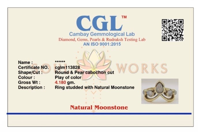 Moonstone vanki ring adjustable. Size 6-8 .