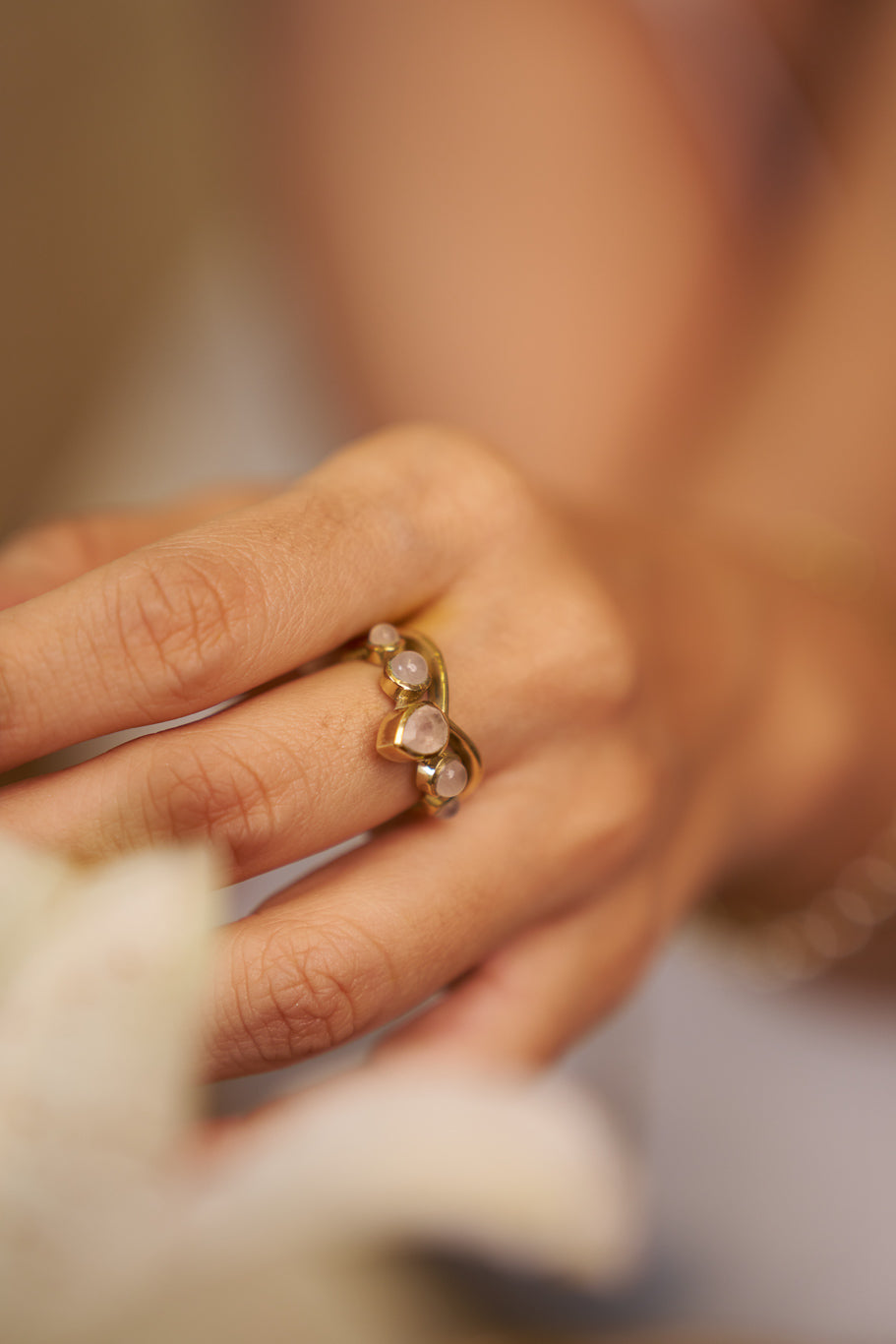 Moonstone vanki ring