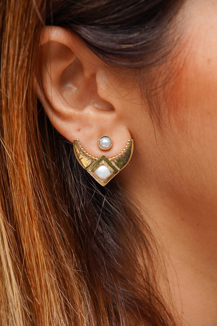 Hide and seek pearl brass earrings