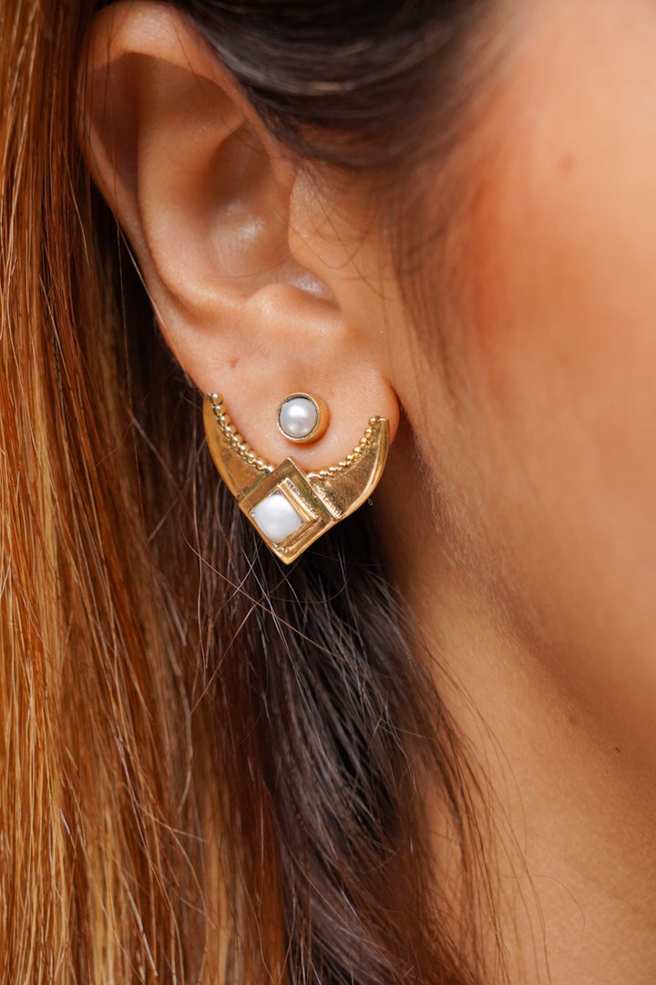 Hide and seek pearl brass earrings