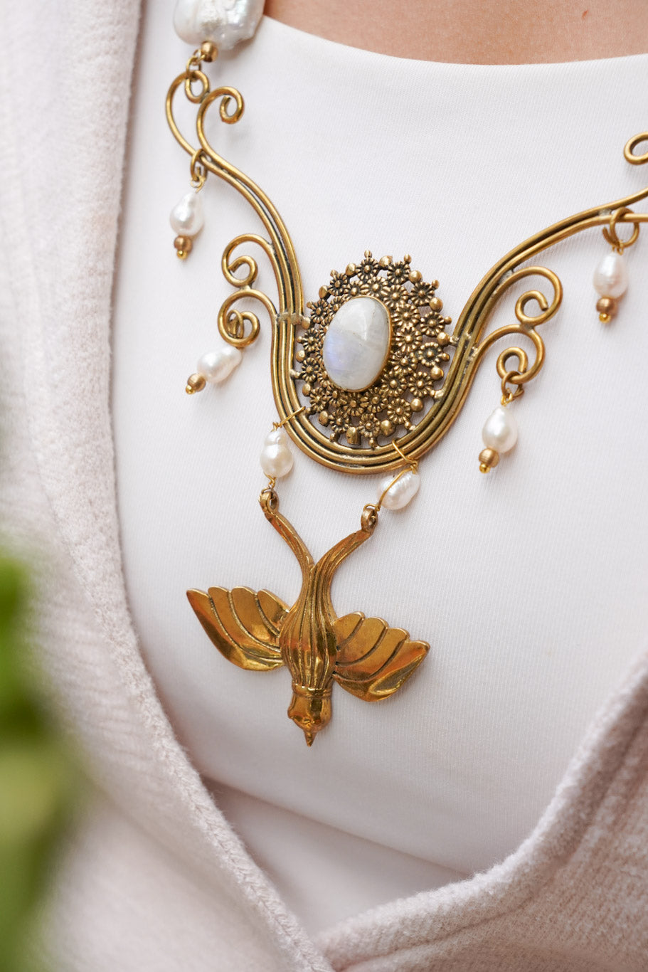Nadaan parindey pearl necklace