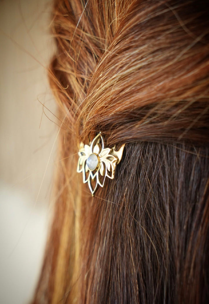 Lotus hair comb
